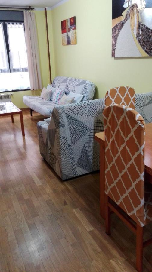 Amplio Loft Con Plaza De Garaje Leilighet Onís Rom bilde